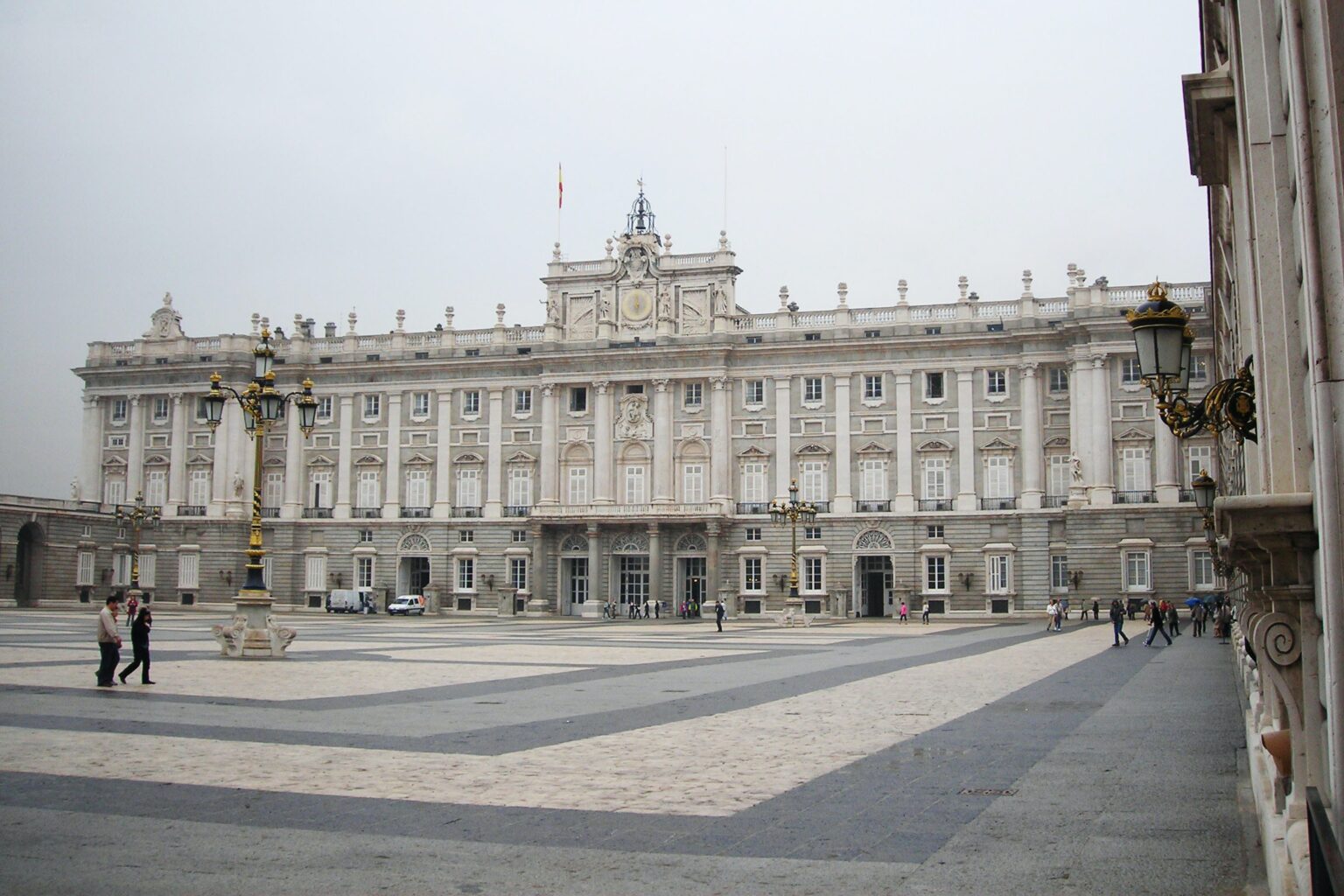 pexels-konstantinos-porikis-6139145 (2)